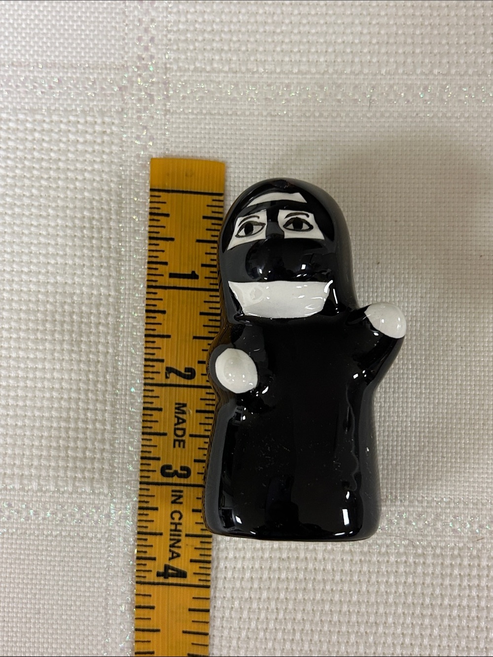 Ceramic Saudi Salt and Pepper Shakers - Black & White Figurines image 6